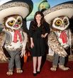 Abigail Breslin hat tierische Gesellschaft auf dem roten Teppich