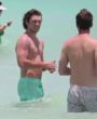 Alex Pettyfer genoss einen sonnigen Tag am Meer