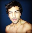 Elyas M'Barek sieht morgens nach dem Aufstehen bereits super sexy aus