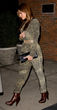 Eva Mendes zeigte sich in New York in einem sexy Leo-Overall