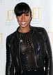 Kelly Rowland in Leder und ohne BH
