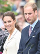 Prinz William und Herzogin Kate öffnen die Türen und laden ein