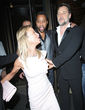 Russell Crowe und Cuba Gooding, Jr. wurden von einer Frau überrascht, die sich frech ins Bild schummelte