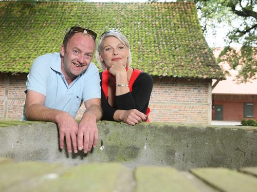 Bauer sucht Frau"-Flirtoffensive: Gregor will Beate an den Po fassen ...