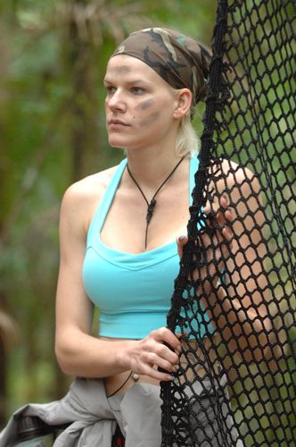 news porno rueckfall melanie flitzt nackig durchs camp news porno rueckfall melanie flitzt nackig durchs camp