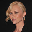 Charlize Theron sehnt sich nach Reisen und guten Gesprächen