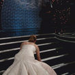 Jennifer Lawrence fiel die Treppe hoch, als sie ihren Oscar entgegen nehmen wollte