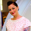 Lina van de Mars zeigt nicht nur Tattoos, sondern auch sportliches Geschick