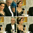 Der Gatte der finnischen Präsidentin hat Spaß an Prinzessin Marys Ausschnitt Der Gatte der finnischen Präsidentin hat Spaß an Prinzessin Marys Ausschnitt