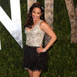 Paula Patton entschied sich für ein kurzes Kleid für die Vanity-Fair-Oscar-Party