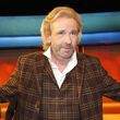 In diesem ruft er dazu auf, zu den Castings zu kommen 