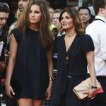 Rowan Atkinsons Tochter Lily begleitete ihn nun zu einer Premiere Rowan Atkinsons Tochter Lily begleitete ihn nun zu einer Premiere