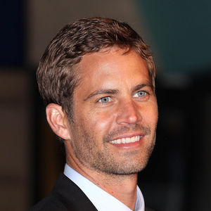 paul-walker-im-anzug.jpg