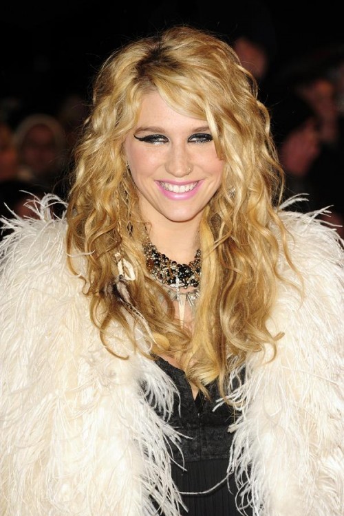 Kesha ist mal wieder Gesprächsthema Nummer 1 Kesha ist mal wieder Gesprächsthema Nummer 1