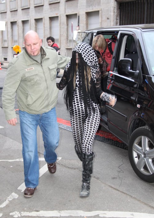 Kesha, Lady GaGa, Amber Rose, Kelis - Kesha auf den Weg zu den Kölner Studios