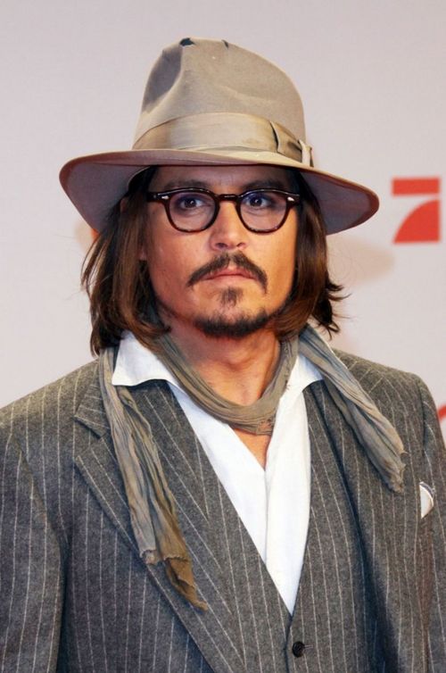 Johnny Depp ist ein sehr vielseitiger Schauspieler Johnny Depp ist ein sehr vielseitiger Schauspieler