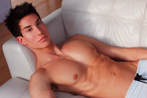 Justin Jedlica hat insgesamt 90 Schönheits-OPs hinter sich Justin Jedlica hat insgesamt 90 Schönheits-OPs hinter sich