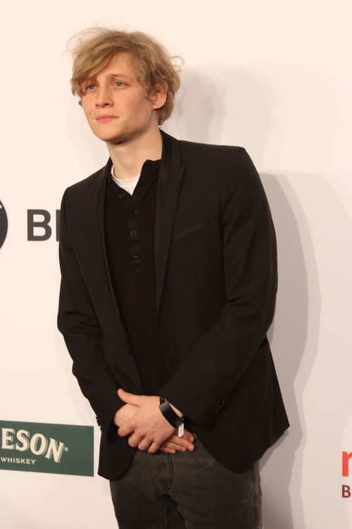 Matthias Schweighöfer - Matthias Schweighöfer ist wieder solo Matthias Schweighöfer - Matthias Schweighöfer ist wieder solo