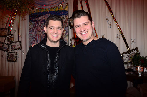 Michael Bublé - Michael Bublé posiert mit Sänger Basti von The Baseballs Michael Bublé - Michael Bublé posiert mit Sänger Basti von The Baseballs