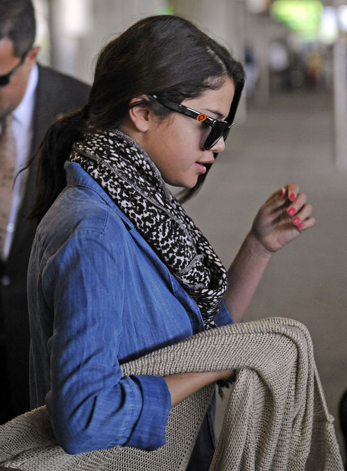 Selena sieht müde aus Selena sieht müde aus