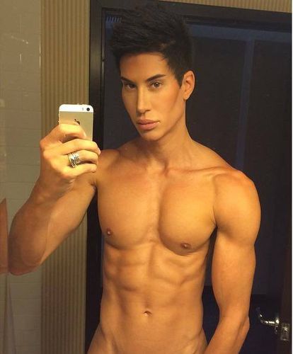 justin-jedlica-macht-ein-selfie.jpg