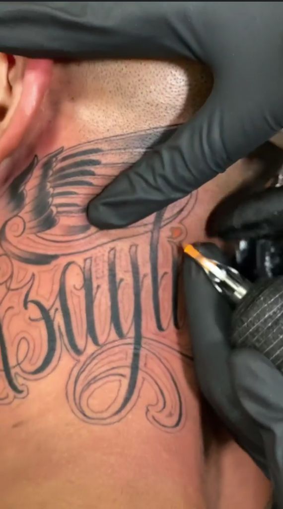 Nach Tod Der Tochter Ashley Cain Bekommt Erinnerungs Tattoo Promiflash De