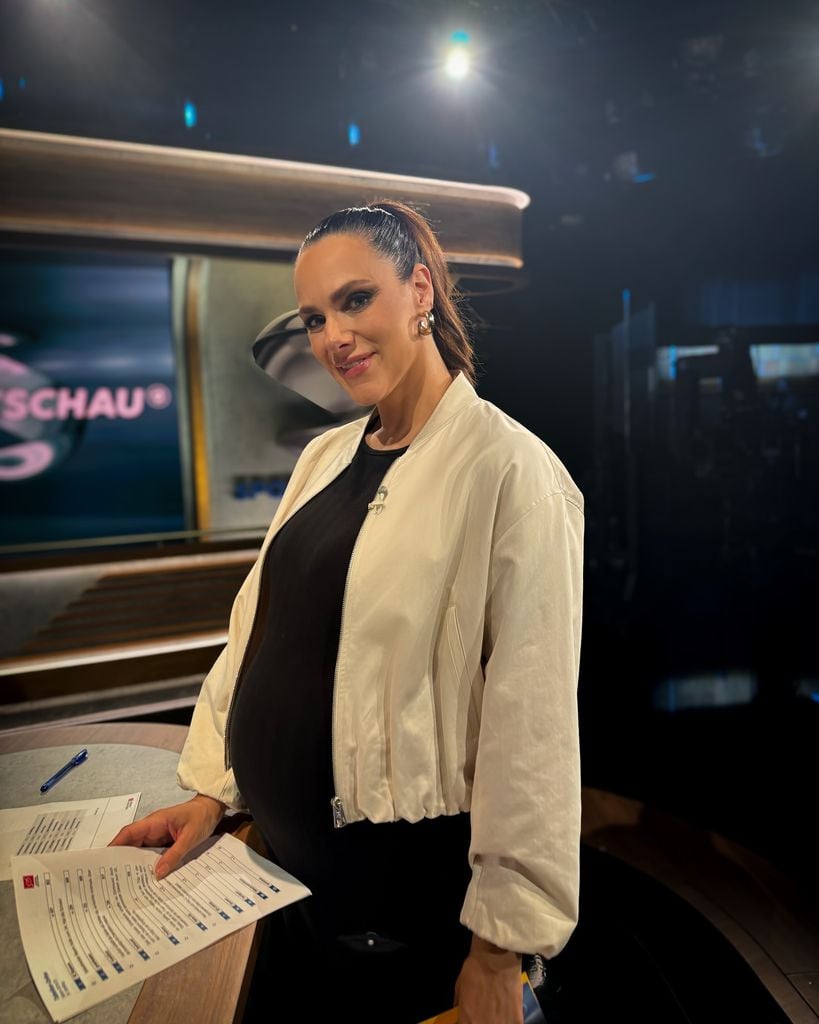 Wohlauf": Esther Sedlaczeks drittes Baby ist auf der Welt