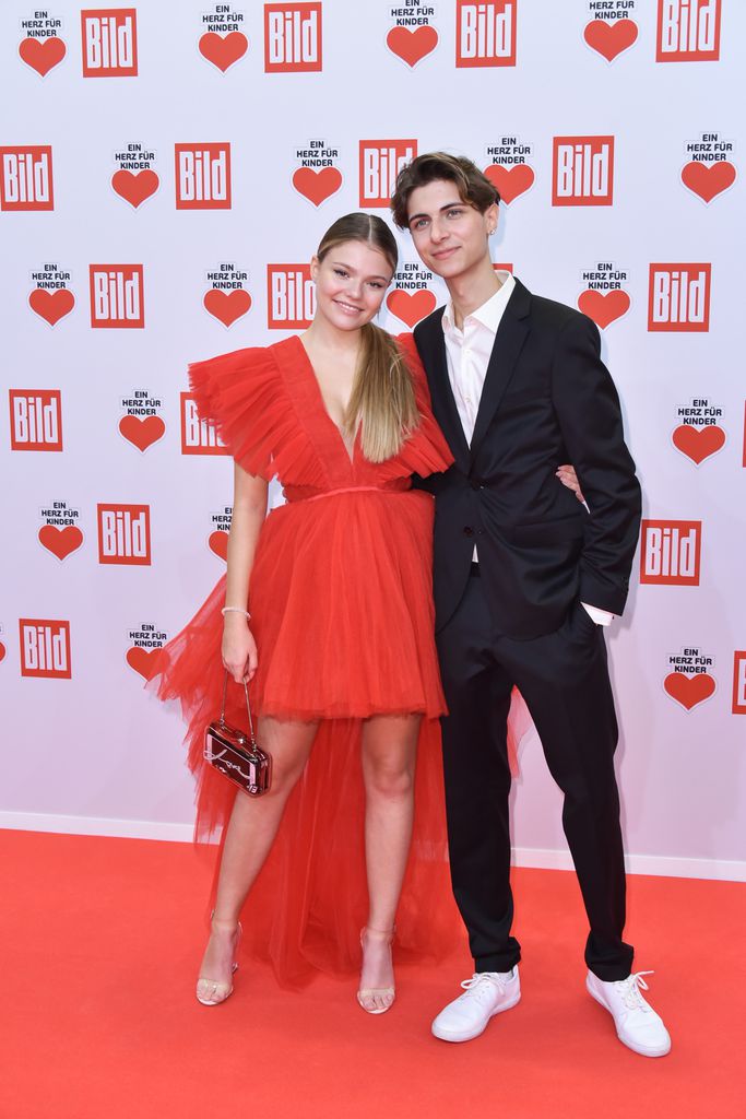 Susses Paar Debut Faye Montana Und Lukas Rieger Auf Event Promiflash De