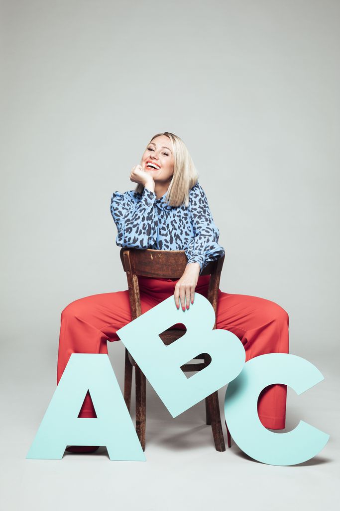 Buchstaben Battle Neue Quizshow Mit Ruth Moschner Promiflash De