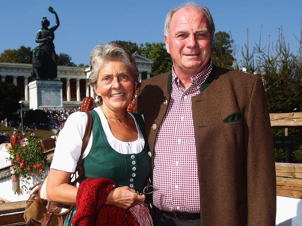 Uli Hoeneß wird 63 Kleine Party ohne Alkohol Promiflash.de