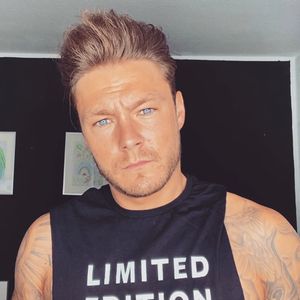 Ex-Bachelorette-Boy singt bei "Battle of the Bands" mit