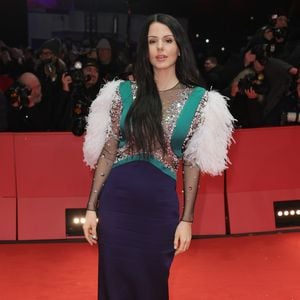 Schauspielerin Ruby O. Fee macht jetzt den Lkw-Führerschein