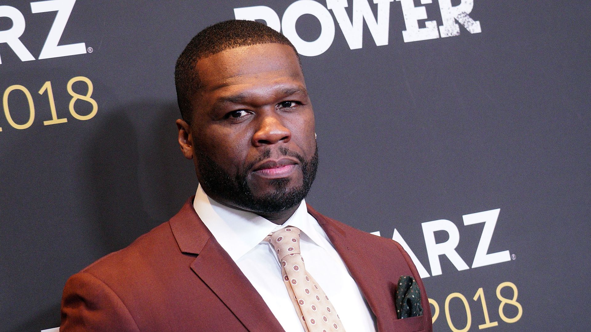 50 Cent So lässig ist der Superstar auf der IFA Promiflash.de