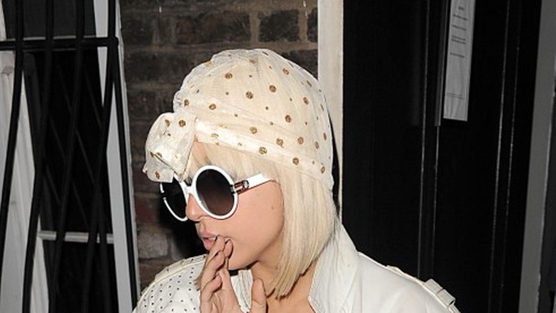 Lady GaGa macht ihrem Namen alle Ehre | Promiflash.de