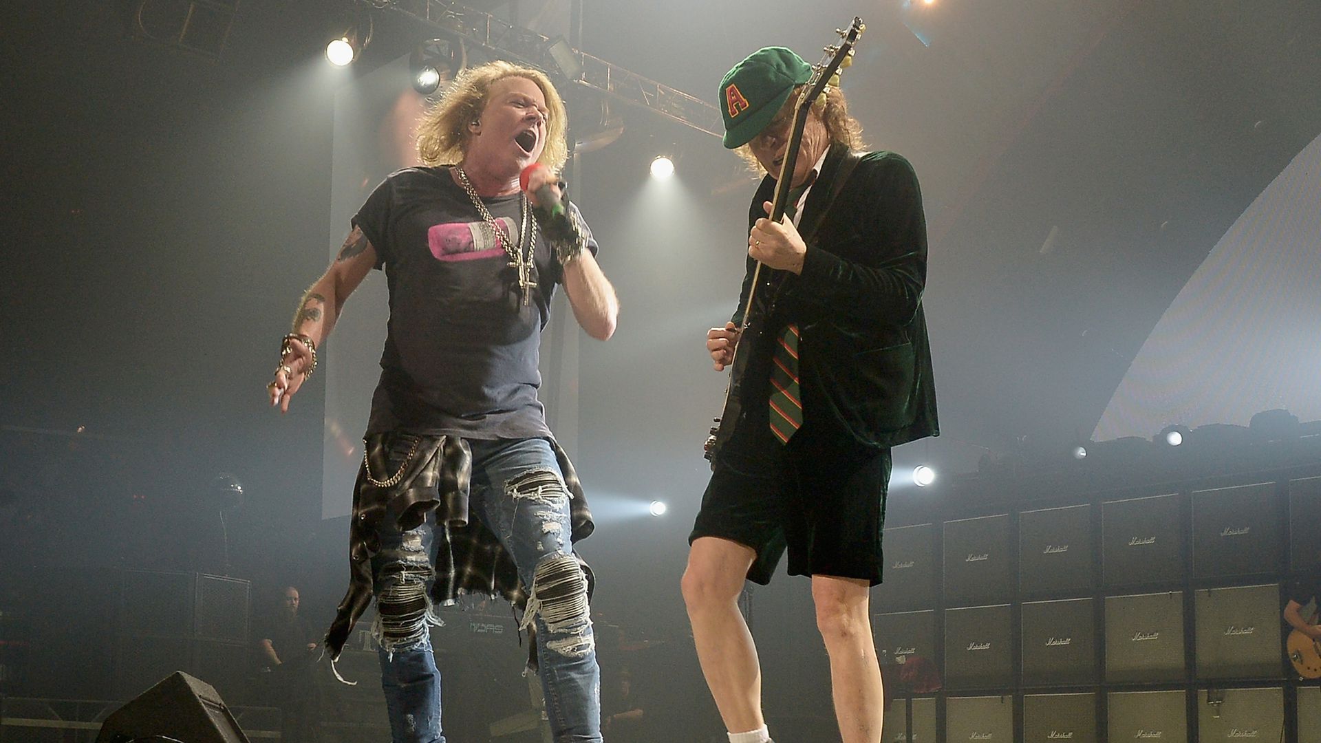 AC/DC-Angus Young in Trauer: Sein Bruder George ist tot | Promiflash.de
