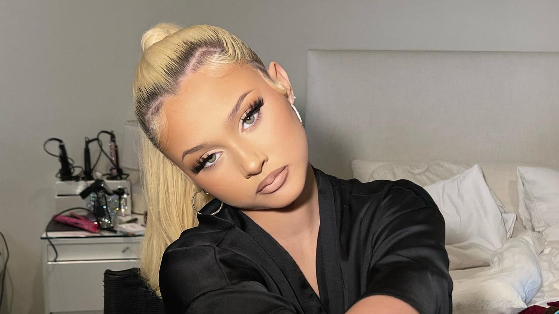 Viel zugenommen Alabama Barker hat gesundheitliche Probleme