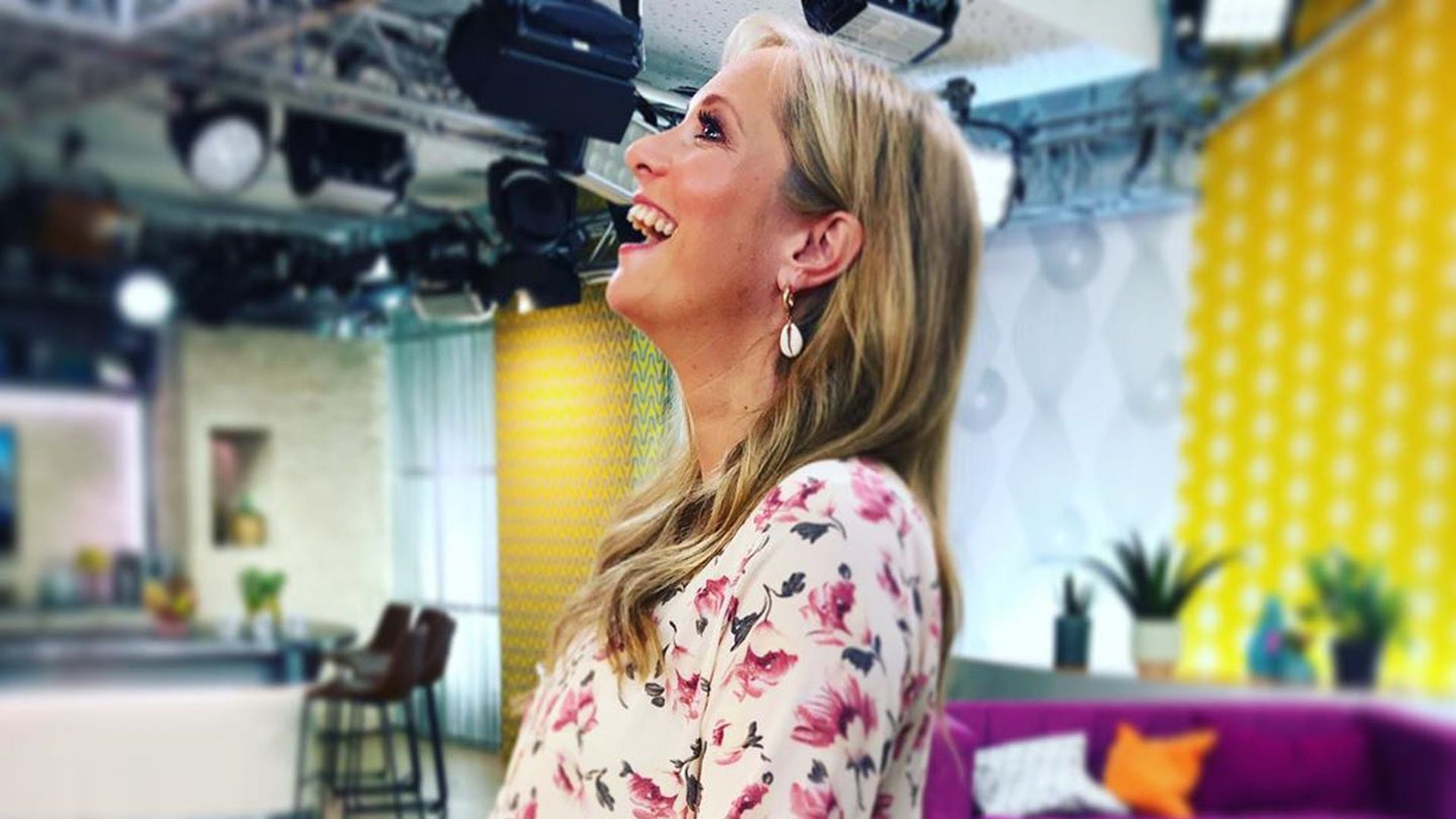 Live Im TV Angela Finger Erben Verr t Babygeschlecht Promiflash de live-im-tv-angela-finger-erben-verr-t-babygeschlecht-promiflash-de