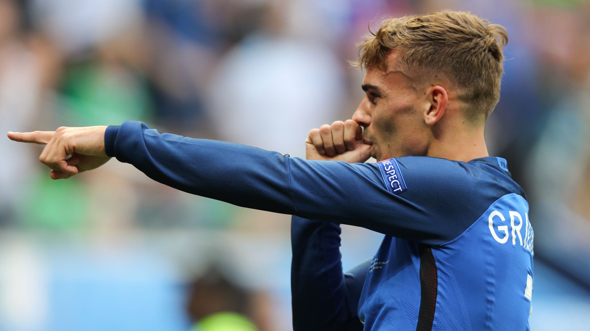 EM-Star Griezmann: Geheimnis um Nuckel-Jubel gelüftet! | Promiflash.de