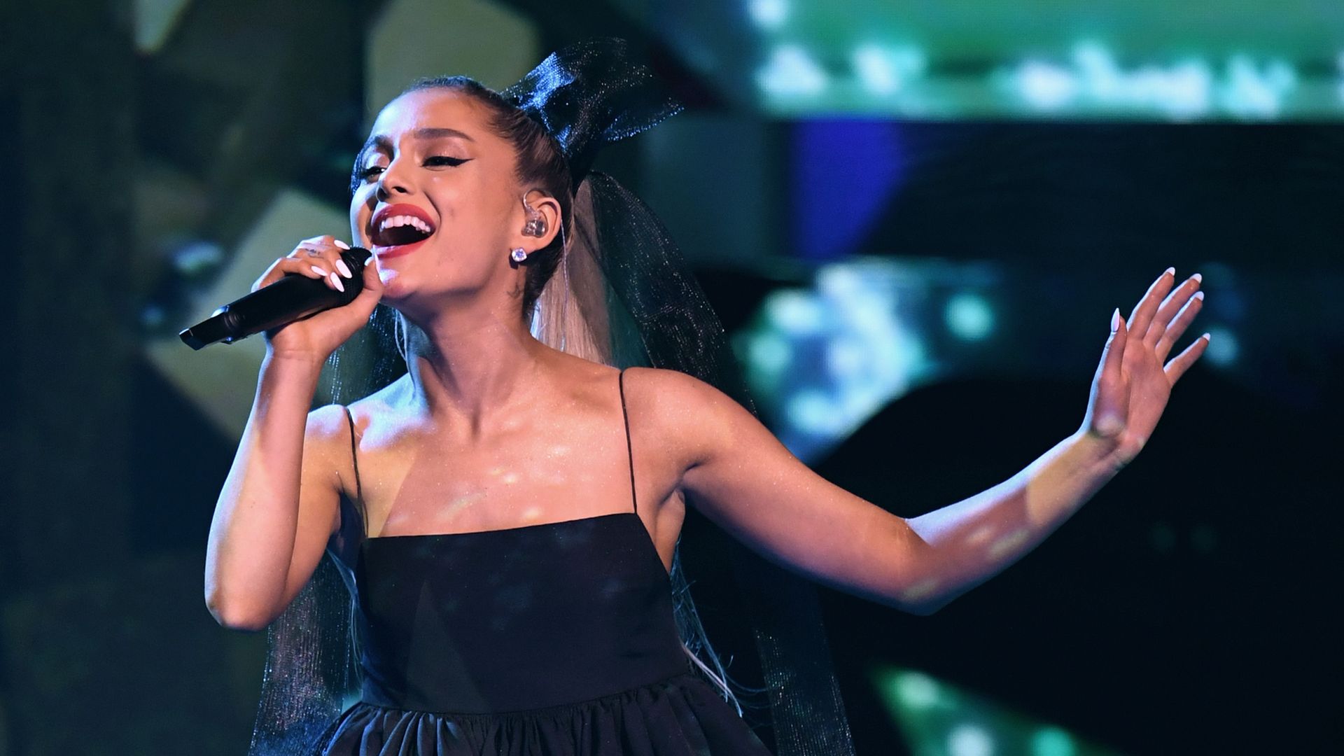 Ariana-Grande-k-ndigt-Comeback-als-S-ngerin-an