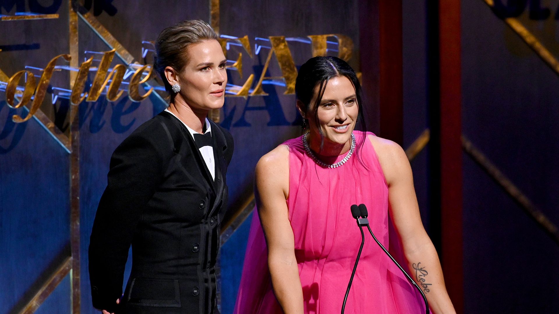 Ashlyn-Harris-und-Alexandras-Scheidung-war-lange-geplant-