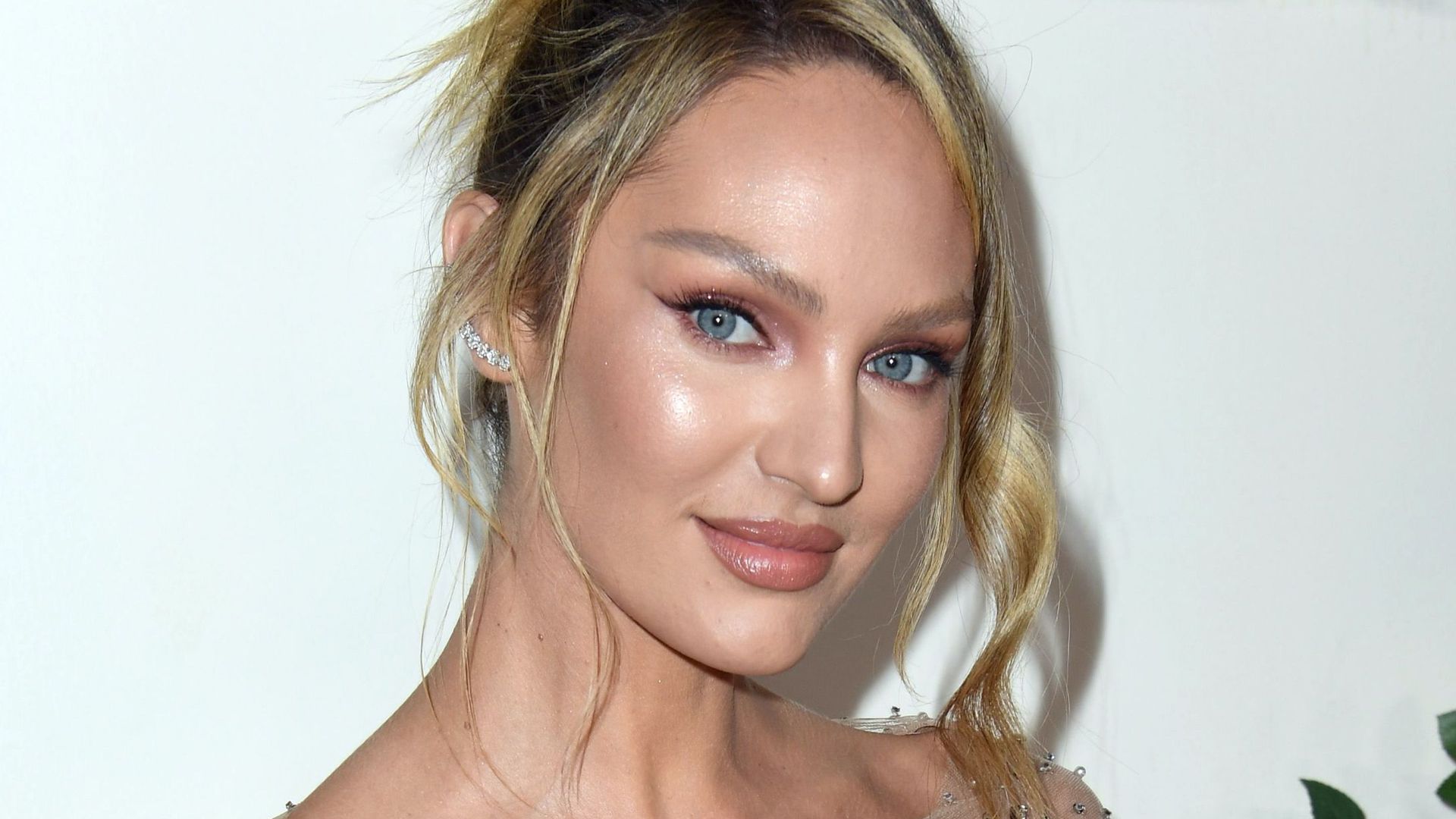Candice Swanepoel Promiflash