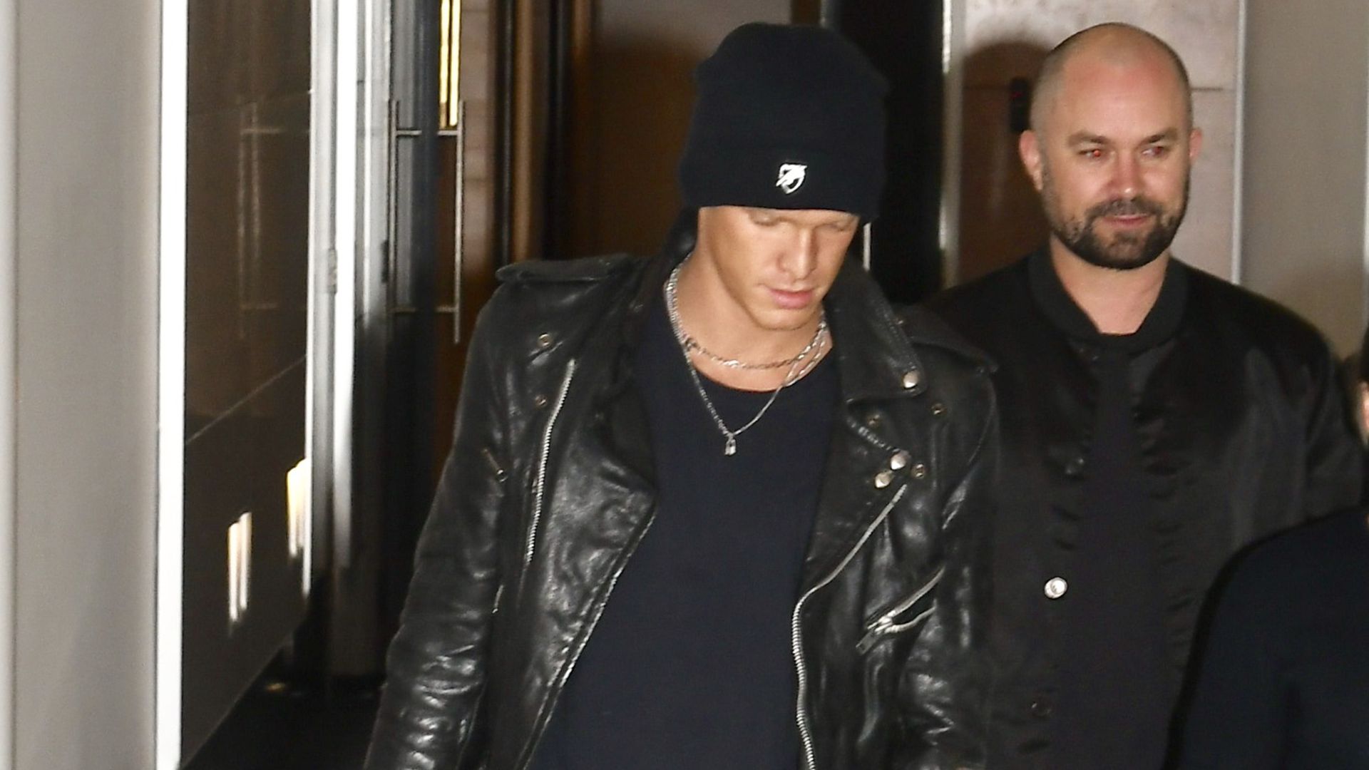 Cody Simpson engagiert Bodyguard wegen Beziehung mit Miley