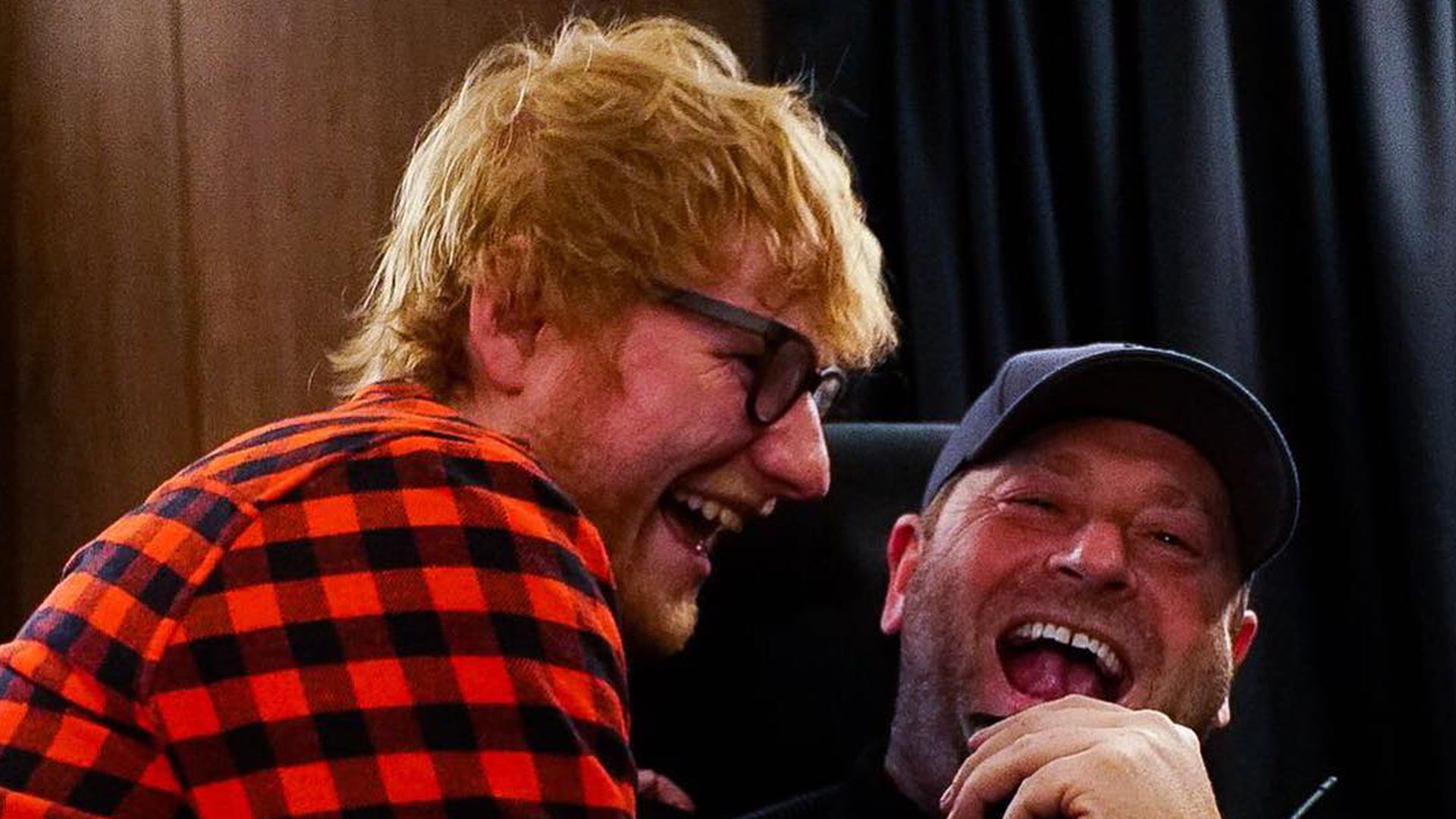Dank lustiger Posts: Ed Sheerans Bodyguard selbst ein Star | Promiflash.de