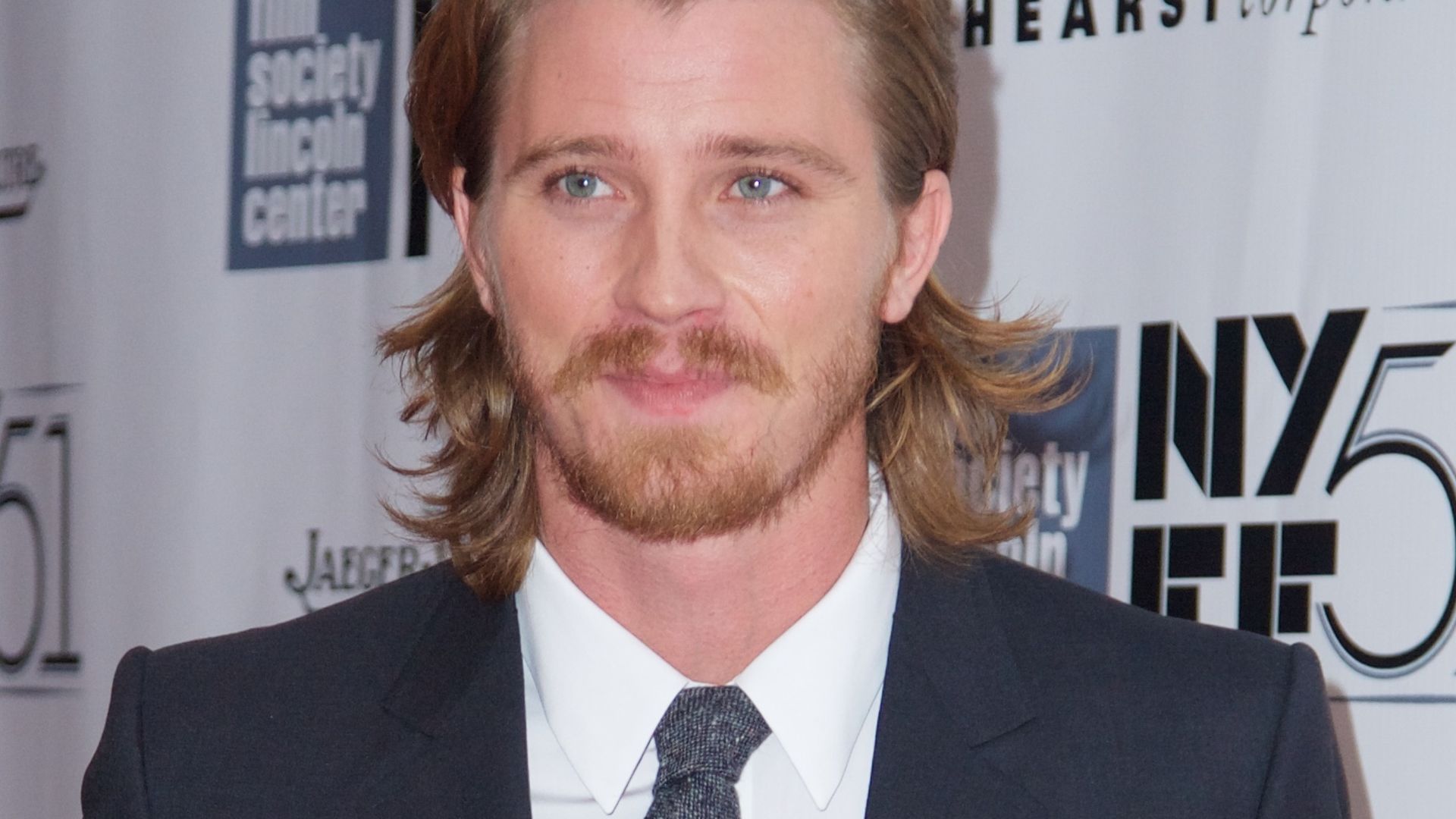 Was? Garrett Hedlund als Captain Hook? Promiflash.de