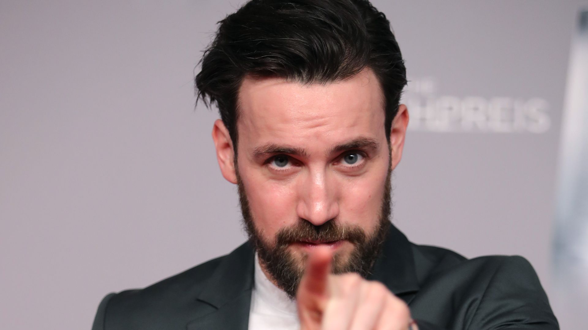 "Take Me Out"-Debüt: So schlägt sich Moderator Jan Köppen | Promiflash.de