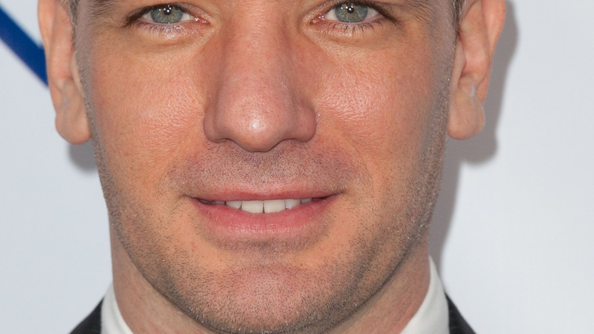 Ex'N SyncStar JC Chasez rettet Baby am Strand Promiflash.de(02)