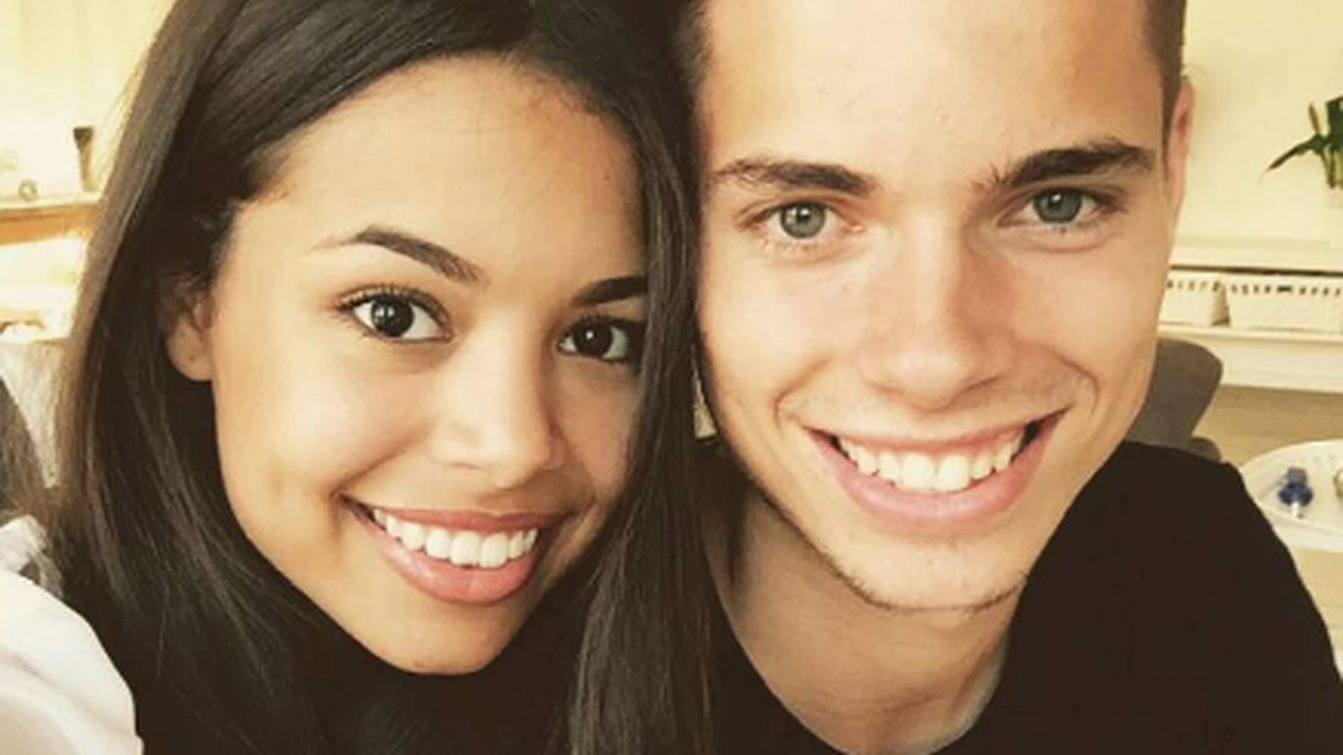 EM-Bubi Julian Weigl: So schön ist seine Freundin Sarah ...