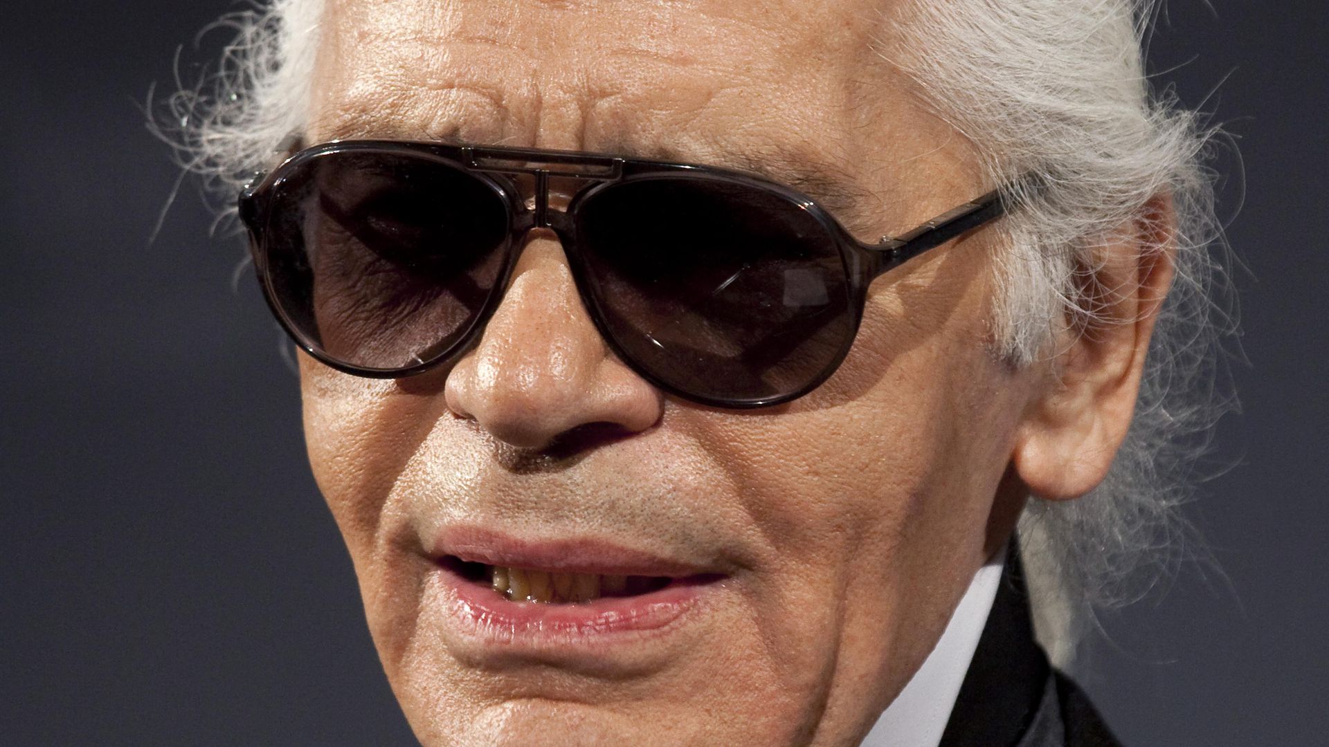 Karl Lagerfeld | Promiflash.de