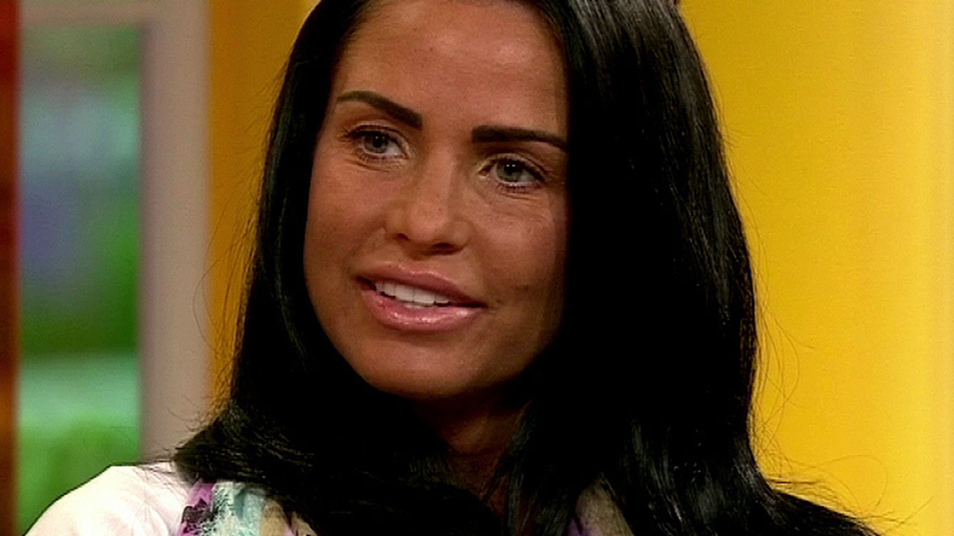 Katie Price: Ein Teletubby auf Selbstbräuner? | Promiflash.de