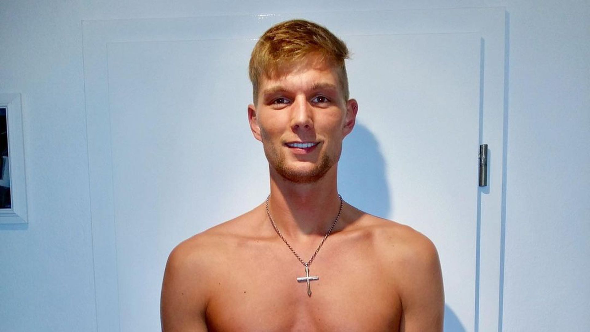 Hübscher? So sah Prince Charming Kim mit kurzen Haaren aus